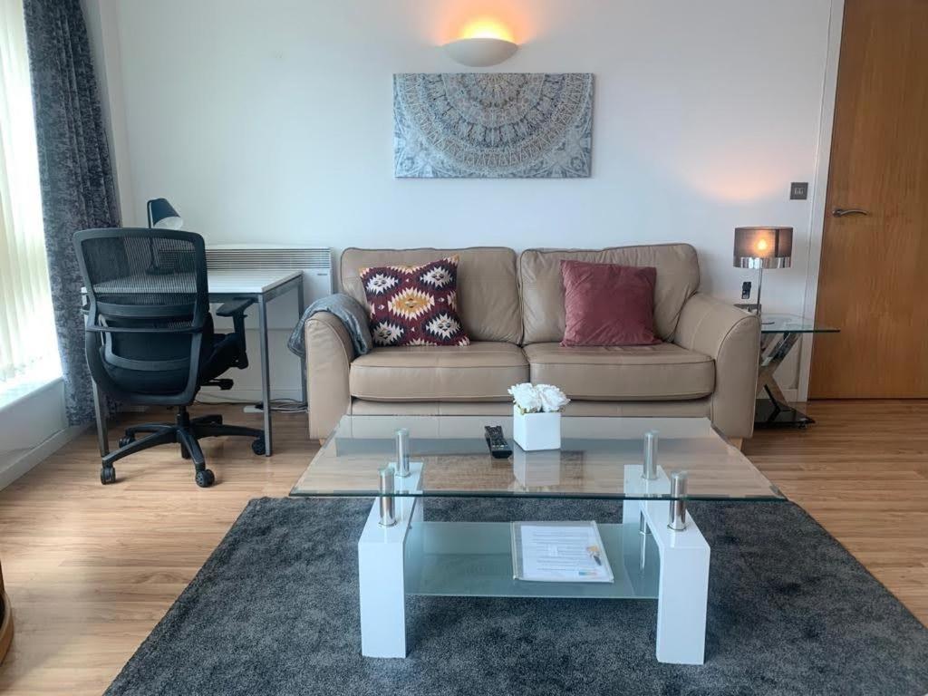 Marco Island -Spacious City Centre 2 Bedroom Apartment نوتينغهام المظهر الخارجي الصورة
