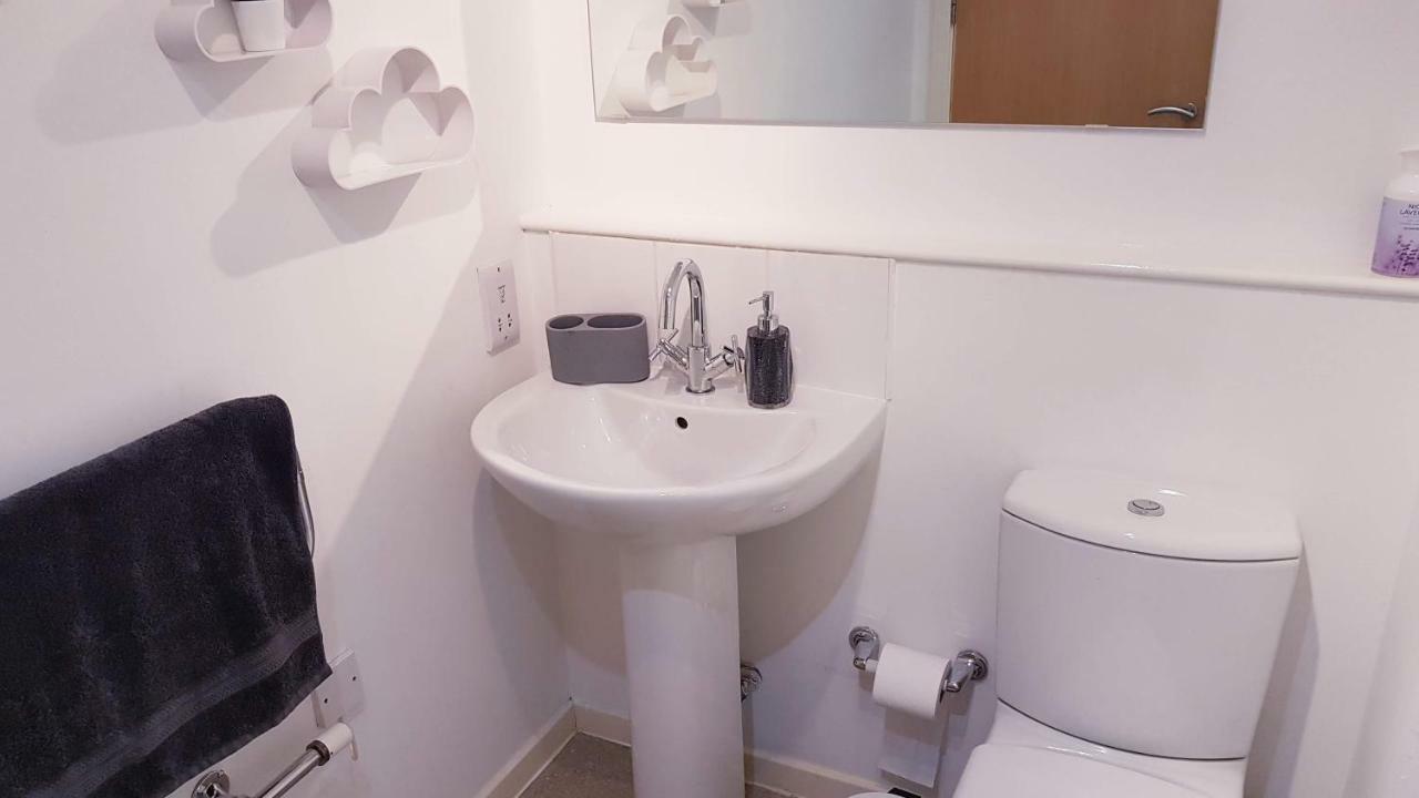 Marco Island -Spacious City Centre 2 Bedroom Apartment نوتينغهام المظهر الخارجي الصورة